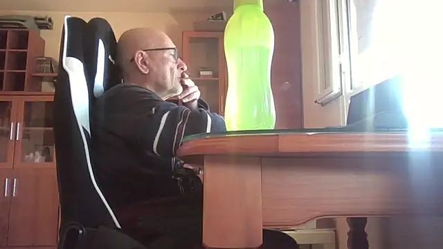 Snapshot of llopaco chatting on March 30, 2026, 11:33 am llopaco online show from March 30, 2026, 11:33 am