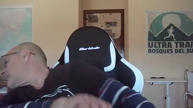 Snapshot of llopaco chatting on April 6, 2026, 10:05 am llopaco online show from April 6, 2026, 10:05 am