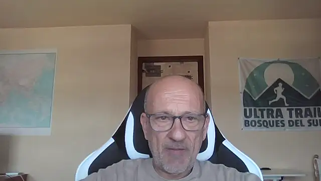 Snapshot of llopaco chatting on April 9, 2026, 11:59 am llopaco online show from April 9, 2026, 11:59 am