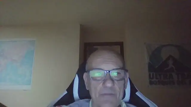 Snapshot of llopaco chatting on April 10, 2026, 7:07 pm llopaco online show from April 10, 2026, 7:07 pm