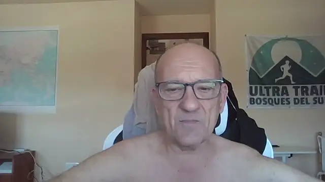 Snapshot of llopaco chatting on April 19, 2026, 10:25 am llopaco online show from April 19, 2026, 10:25 am