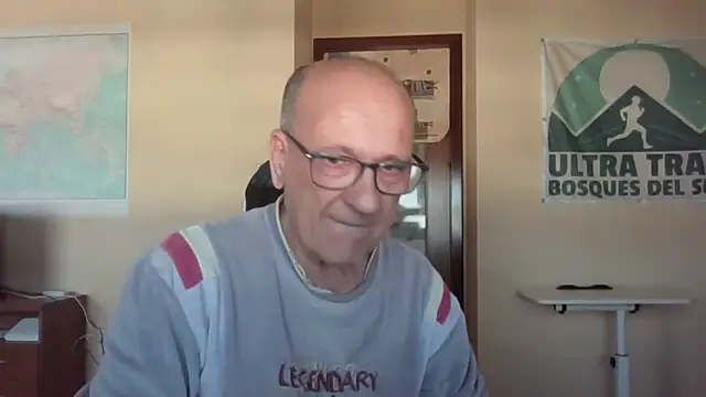 Snapshot of llopaco chatting on April 19, 2026, 6:10 pm llopaco online show from April 19, 2026, 6:10 pm