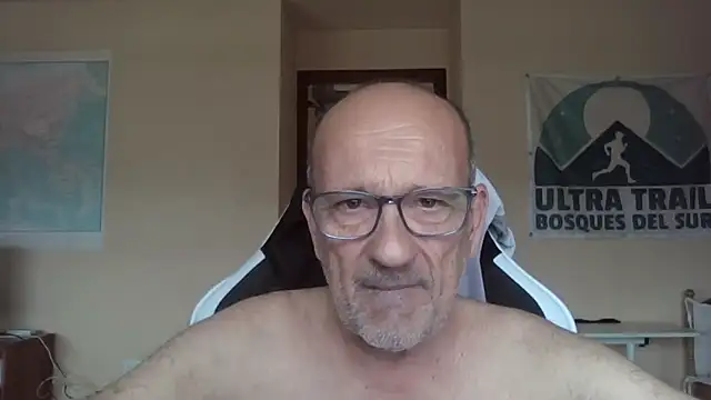 Snapshot of llopaco chatting on April 24, 2026, 9:56 am llopaco online show from April 24, 2026, 9:56 am