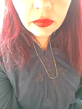 Loly2025 online show from March 23, 2026, 2:43 pm