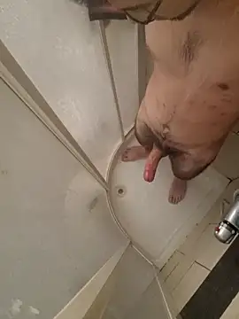 Lezoz  online show from October 28, 2025, 6:21 pm