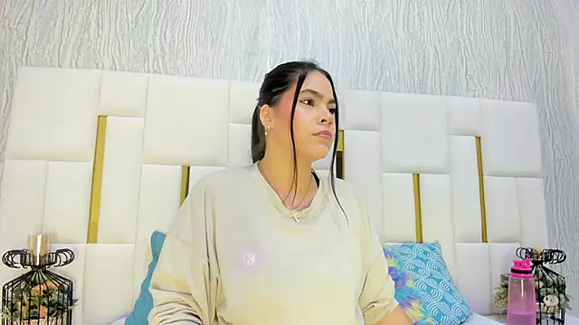 hillary uckerman  online show from November 3, 2025, 11:11 am