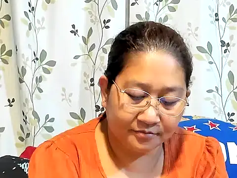 hotchubby88 online show from September 15, 2025, 10:59 am