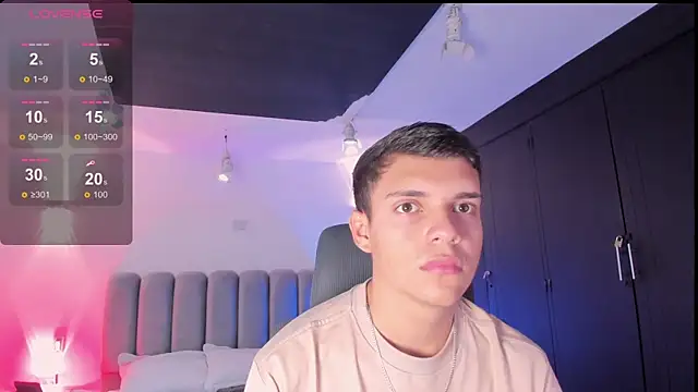 JacobRoberts1 online show from September 14, 2025, 1:43 pm