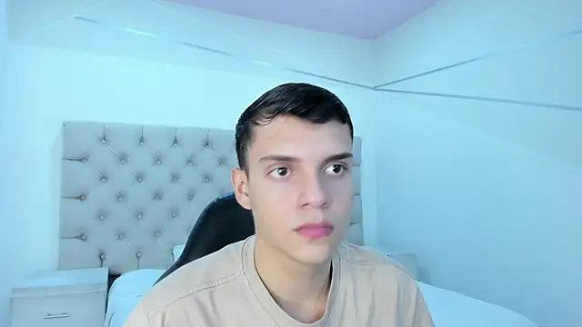 JacobRoberts1 online show from November 16, 2025, 9:20 pm