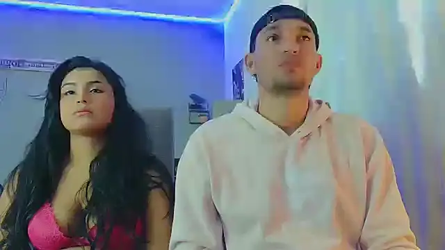 Snapshot of Reina_paola chatting on March 6, 2025, 2:08 pm Reina paola online show from March 6, 2025, 2:08 pm