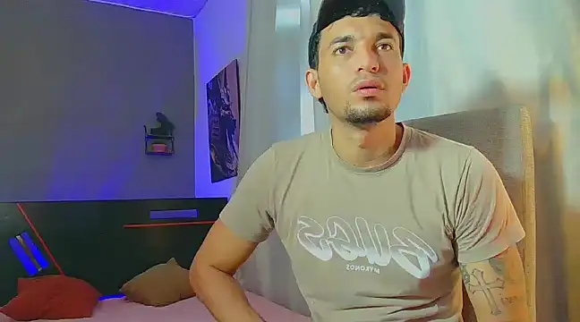 Snapshot of Reina_paola chatting on March 17, 2025, 2:01 pm Reina paola online show from March 17, 2025, 2:01 pm