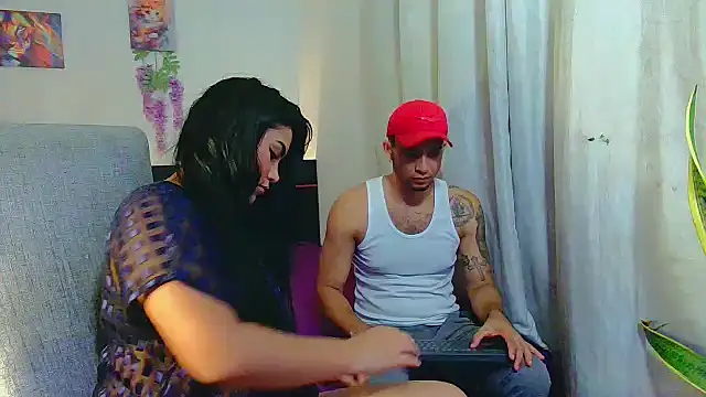 Snapshot of Reina_paola chatting on September 18, 2025, 2:35 am Reina paola online show from September 18, 2025, 2:35 am