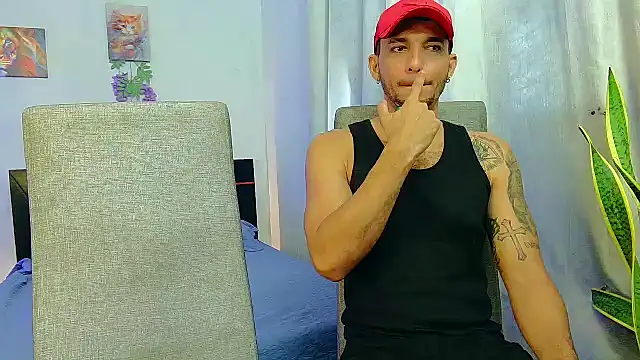 Snapshot of Reina_paola chatting on September 18, 2025, 2:41 pm Reina paola online show from September 18, 2025, 2:41 pm