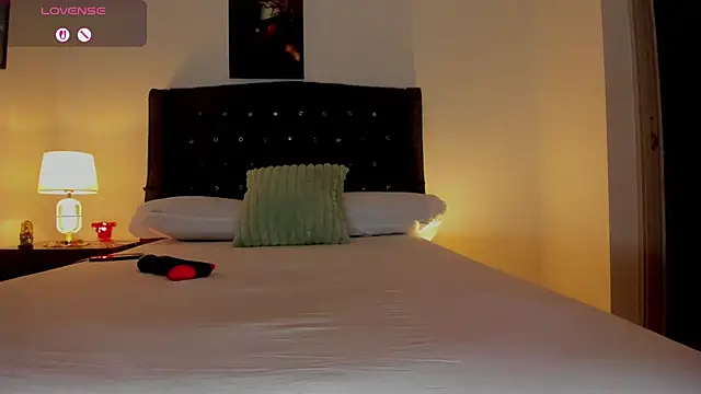 Snapshot of Skay_Hot chatting on October 1, 2025, 6:36 pm Skay Hot online show from October 1, 2025, 6:36 pm