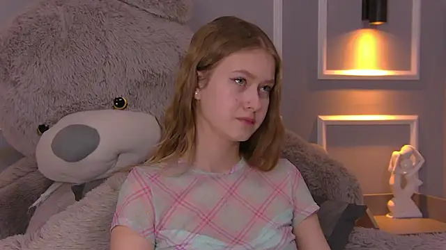 Snapshot of EveMundie chatting on March 2, 2025, 1:16 pm EveMundie online show from March 2, 2025, 1:16 pm