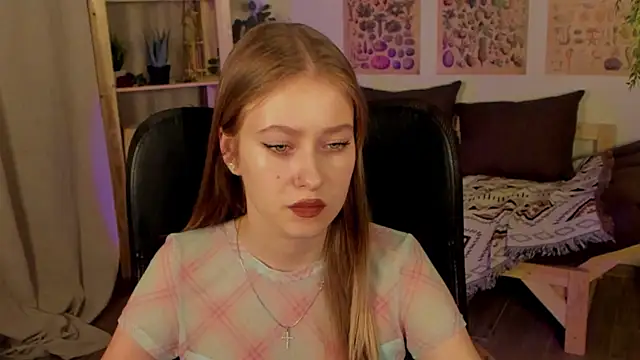 Snapshot of EveMundie chatting on March 20, 2025, 1:26 pm EveMundie online show from March 20, 2025, 1:26 pm