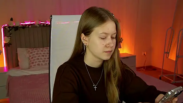 Snapshot of EveMundie chatting on February 12, 2026, 6:30 am EveMundie online show from February 12, 2026, 6:30 am