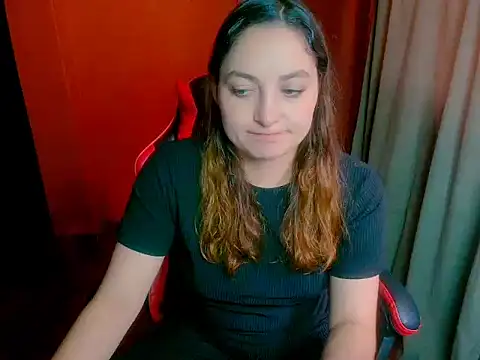 Snapshot of Daianna_m_ chatting on April 21, 2026, 5:39 pm Daianna m online show from April 21, 2026, 5:39 pm
