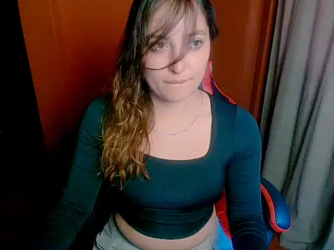 Snapshot of Daianna_m_ chatting on May 5, 2026, 5:43 pm Daianna m online show from May 5, 2026, 5:43 pm