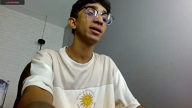 Snapshot of Martin_Linares chatting on February 26, 2025, 1:41 pm Martin Linares online show from February 26, 2025, 1:41 pm