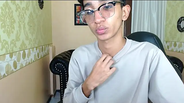 Snapshot of Martin_Linares chatting on March 18, 2025, 1:31 pm Martin Linares online show from March 18, 2025, 1:31 pm