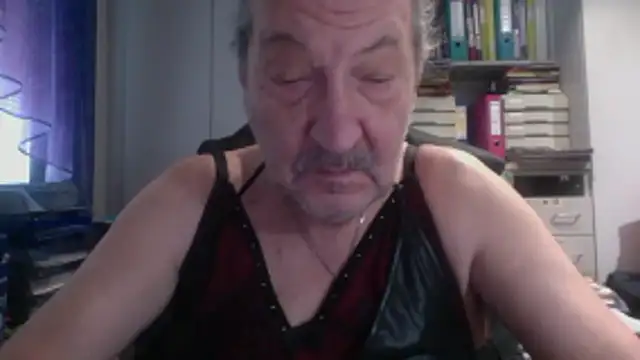 HMStraps01 online show from January 17, 2026, 10:53 am