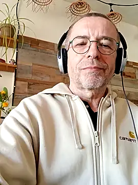 Xavspank2 online show from March 30, 2026, 9:43 am