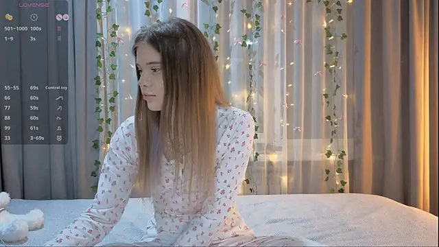 Snapshot of CarolinePepper chatting on February 7, 2026, 2:10 pm CarolinePepper online show from February 7, 2026, 2:10 pm