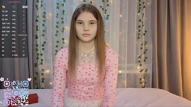 Snapshot of CarolinePepper chatting on February 25, 2026, 1:43 pm CarolinePepper online show from February 25, 2026, 1:43 pm