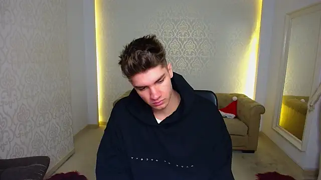 Snapshot of MaxKaiden chatting on January 14, 2026, 5:35 am MaxKaiden online show from January 14, 2026, 5:35 am