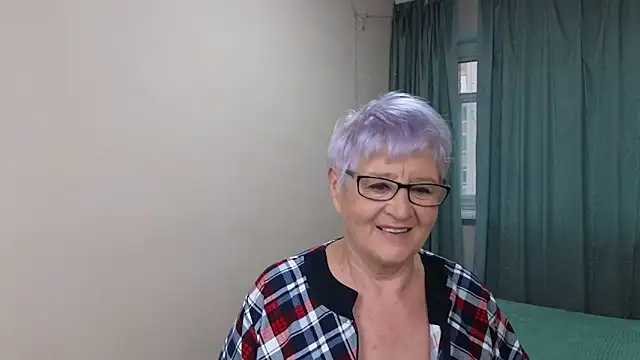 Sandra Snowflake online show from September 25, 2025, 3:54 am