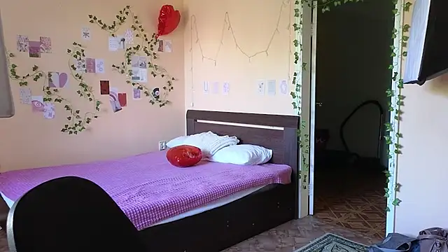 Snapshot of Sandra_Snowflake chatting on June 8, 2026, 11:54 am Sandra Snowflake online show from June 8, 2026, 11:54 am