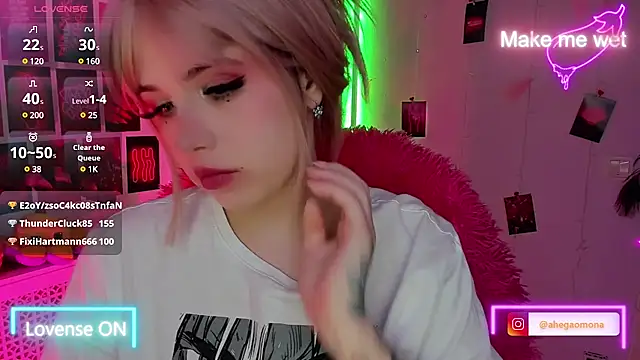 Snapshot of Sparkle_Mona chatting on March 4, 2025, 5:42 am Sparkle Mona online show from March 4, 2025, 5:42 am