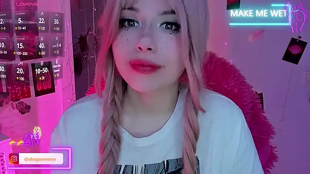 Snapshot of Sparkle_Mona chatting on March 19, 2025, 1:54 am Sparkle Mona online show from March 19, 2025, 1:54 am