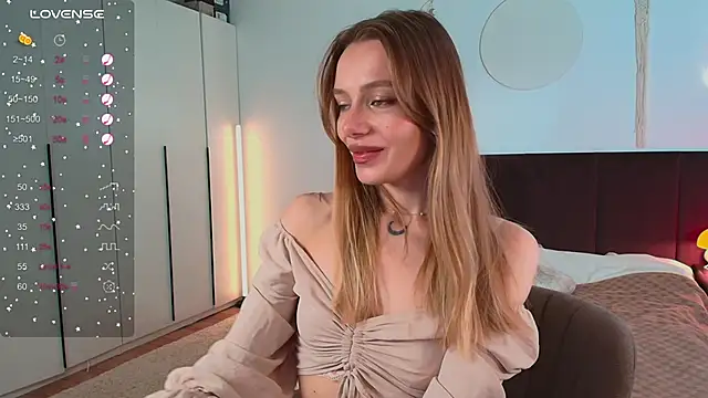 Snapshot of LunaticaBae chatting on October 19, 2025, 2:56 am LunaticaBae online show from October 19, 2025, 2:56 am