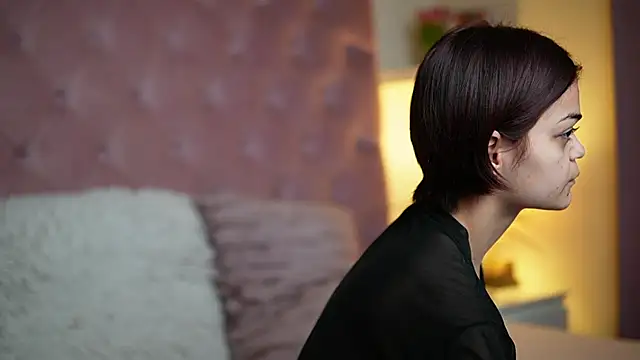 Snapshot of MaiaMini chatting on October 29, 2025, 12:02 am MaiaMini online show from October 29, 2025, 12:02 am