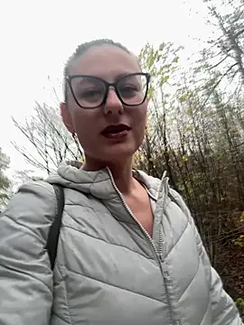 Snapshot of AvaFlowers6 chatting on November 2, 2025, 1:57 pm AvaFlowers6 online show from November 2, 2025, 1:57 pm