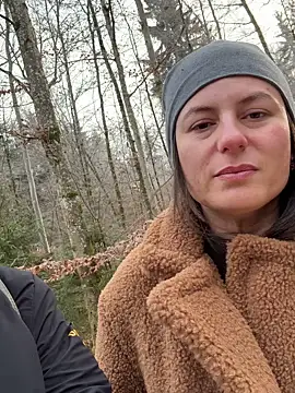 Snapshot of AvaFlowers6 chatting on November 23, 2025, 12:16 pm AvaFlowers6 online show from November 23, 2025, 12:16 pm