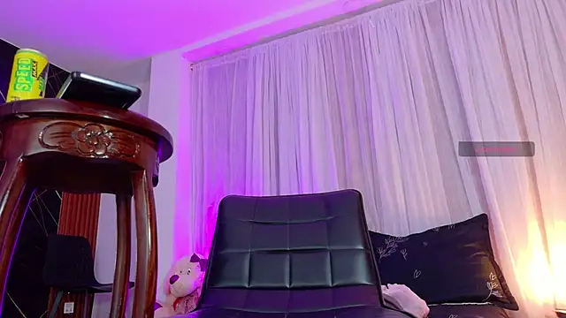 Madison Cambell online show from April 16, 2026, 9:39 pm