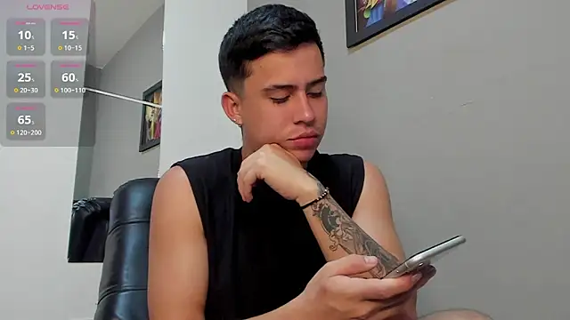 mattiwsmorris  online show from March 10, 2026, 11:48 am