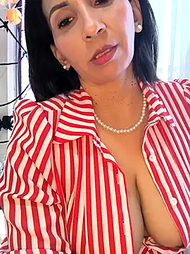 Mrsvictoriaaa online show from October 28, 2025, 7:27 pm