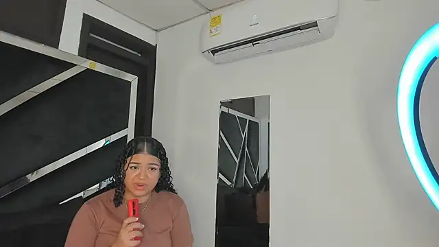 Snapshot of Rubyxht chatting on October 21, 2025, 12:39 pm Rubyxht online show from October 21, 2025, 12:39 pm