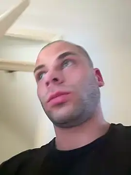 pesyelisa online show from February 26, 2025, 2:14 pm