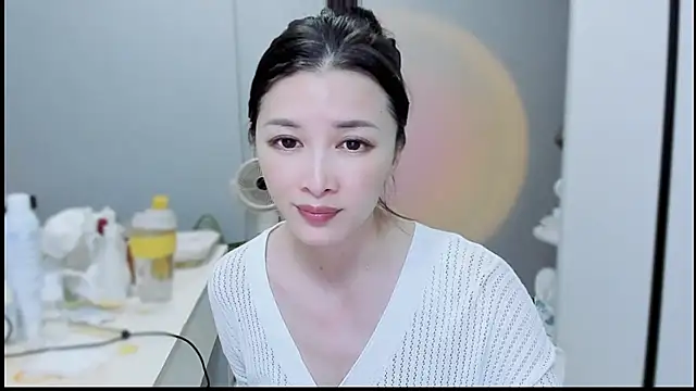 Snapshot of A_dabo chatting on October 29, 2025, 2:19 pm A dabo online show from October 29, 2025, 2:19 pm