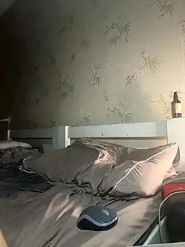 Naughtbaby 2025 online show from September 13, 2025, 3:06 am