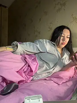 Naughtbaby 2025 online show from May 7, 2026, 12:49 am