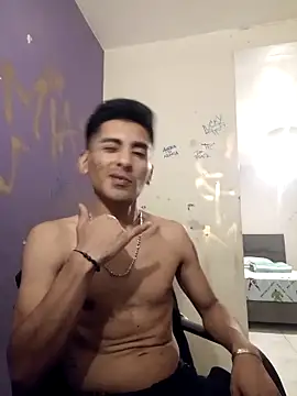 Snapshot of LeonRoots chatting on February 12, 2026, 9:26 am LeonRoots online show from February 12, 2026, 9:26 am