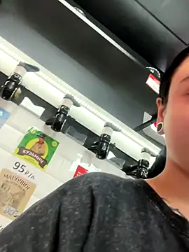 AlishaPrettyBlade online show from October 7, 2025, 10:45 am