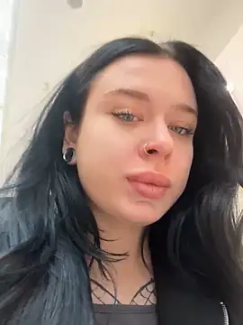 AlishaPrettyBlade online show from October 15, 2025, 8:36 am