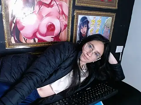 Snapshot of Arielle_lov chatting on February 24, 2025, 5:54 am Arielle lov online show from February 24, 2025, 5:54 am